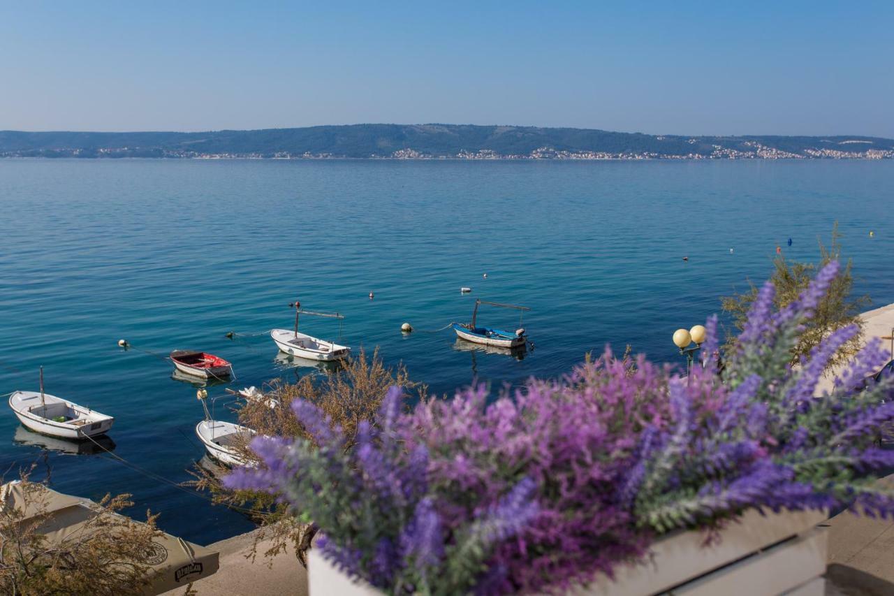 Seafront Apartment In Historical Cippico Castle Kaštela Exteriér fotografie