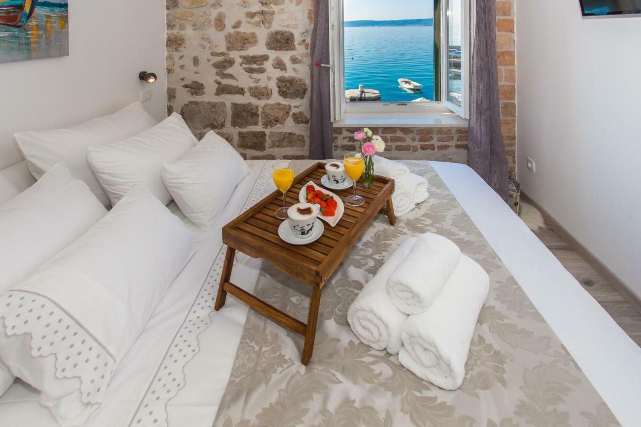 Seafront Apartment In Historical Cippico Castle Kaštela Exteriér fotografie